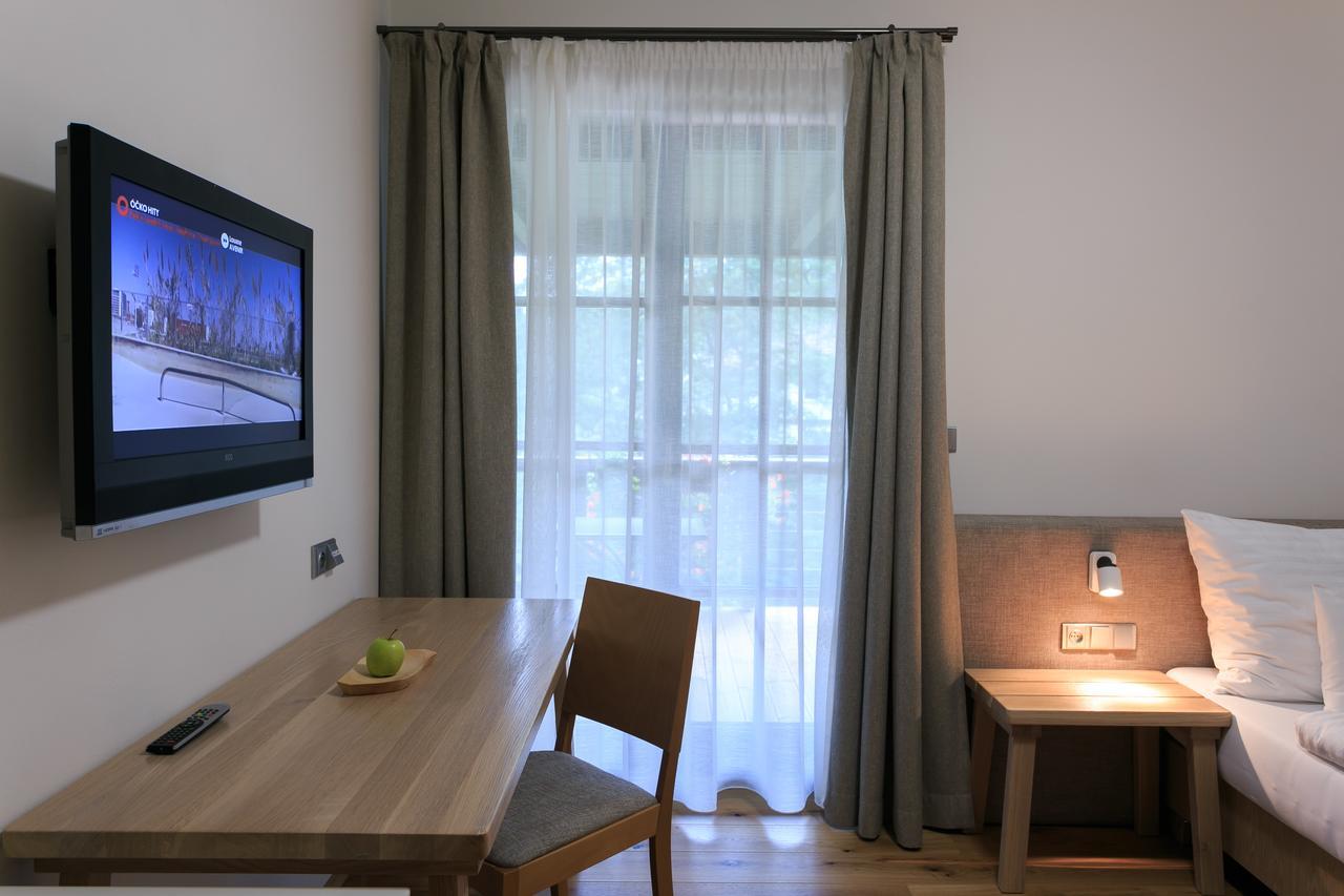 Hotel A Restaurace U Vychopnu Vsetín Eksteriør billede